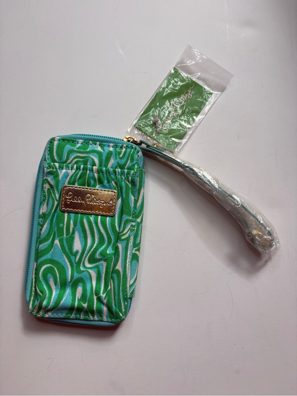 Lily Pulitzer finders keepers accessories resort white nwt wristlet wallet